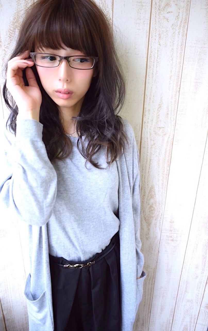 オトナ可愛いメガネ女子ミディby柴立吉之助