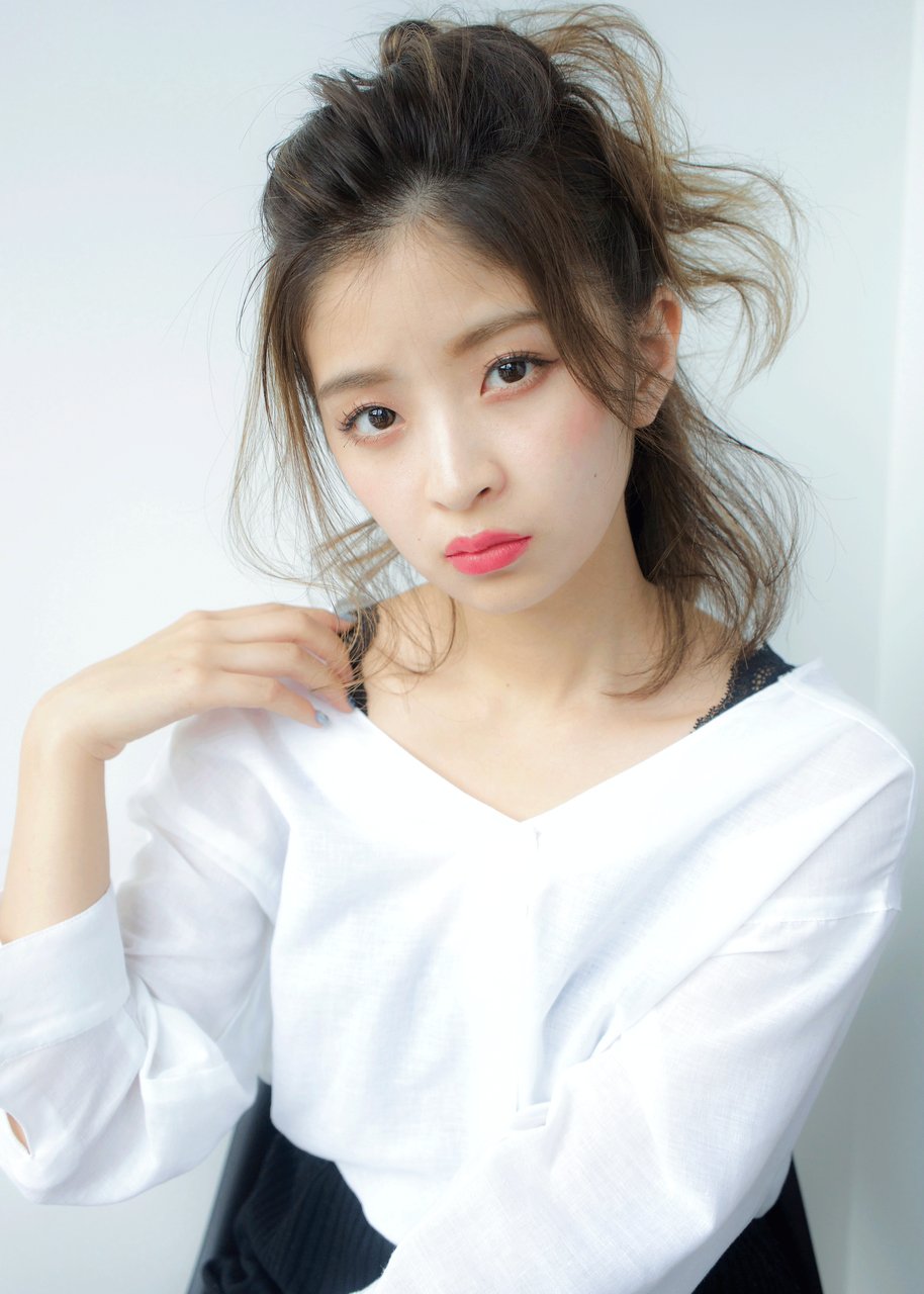 おうちタイムも可愛く過ごせる髪型をご紹介 簡単手軽でリラックス感あるヘアアレンジのポイントとは ホットペッパービューティーマガジン おうちタイムも可愛く過ごせる髪型をご紹介 簡単手軽でリラックス感あるヘアアレンジのポイントとは ホットペッパービューティーマガジン
