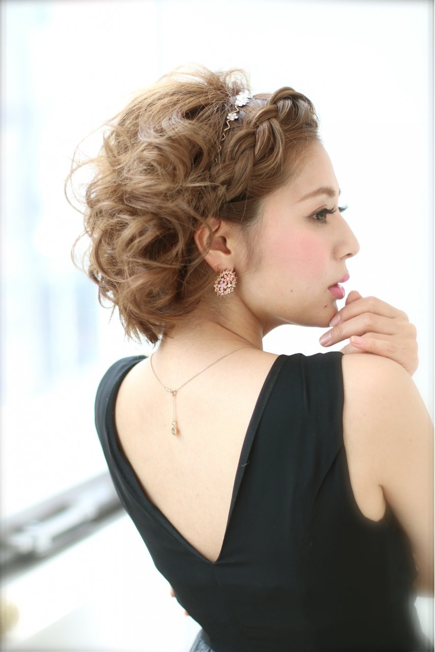 最旬の 前髪編み込みアレンジ で ワンランク上のおしゃれヘアアレンジを叶えちゃおう ホットペッパービューティーマガジン