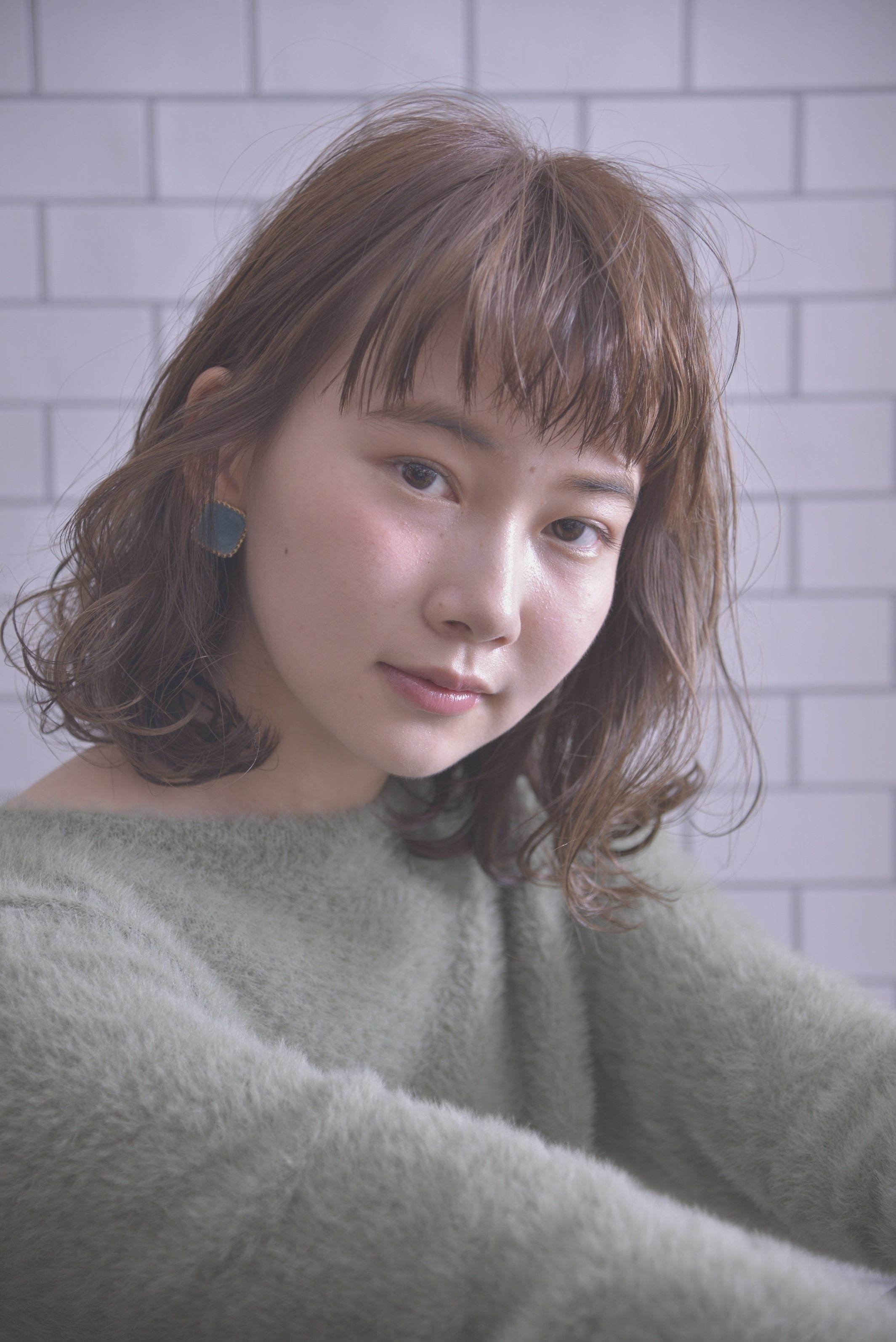 ふわミディ×ミルクティーベージュ×アクセサリーカラー