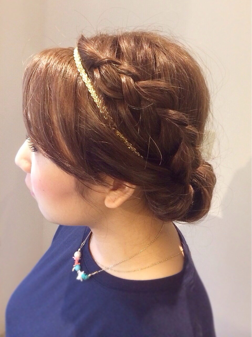 ヘアバンドで出来る簡単アレンジ