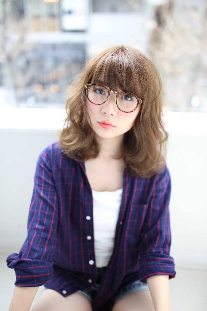 メガネ女子ナチュラルスタイル