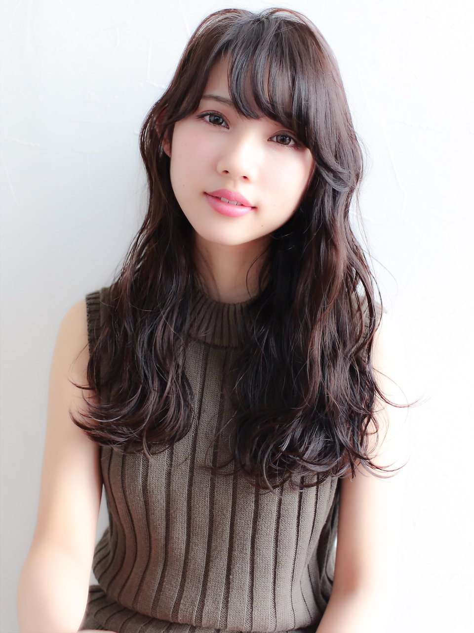 ウェーブ ロング でおしゃれ髪に 4種類の前髪で楽しむ大人かわいいヘアスタイル ホットペッパービューティーマガジン