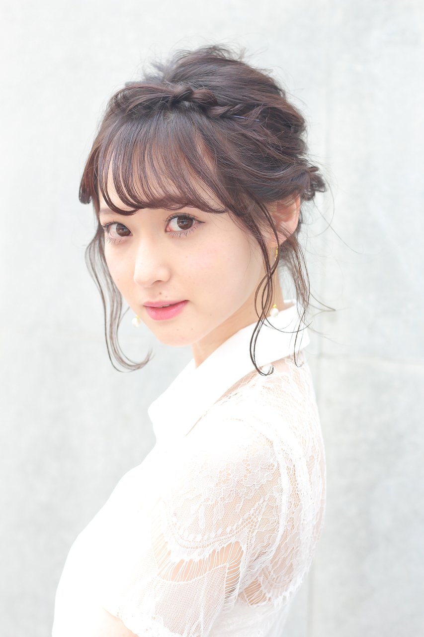 最旬の 前髪編み込みアレンジ で ワンランク上のおしゃれヘアアレンジを叶えちゃおう ホットペッパービューティーマガジン