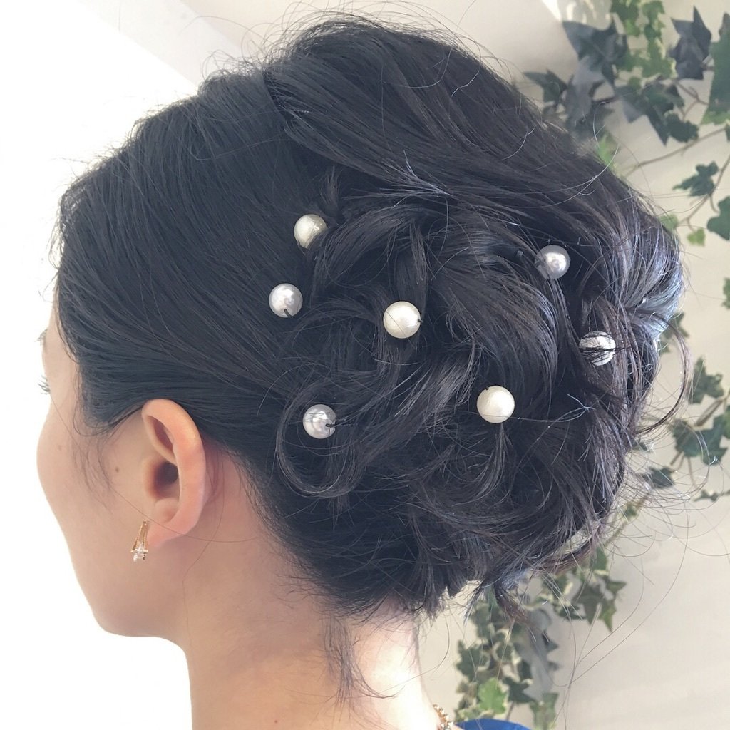 夜会巻きのやり方をマスターして ヘアアレンジの幅を広げよう シーン別おすすめスタイルも ホットペッパービューティーマガジン 夜会巻きのやり方をマスターして ヘアアレンジの幅を広げよう シーン別おすすめスタイルも ホットペッパービューティーマガジン