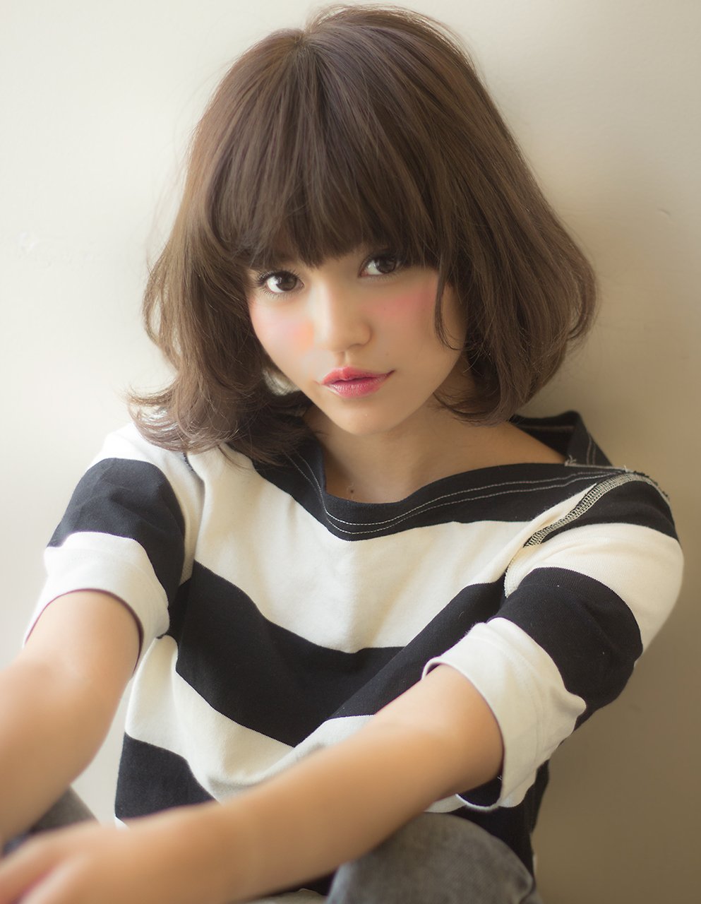 大人可愛い！クセを活かしたカジュアルボブ