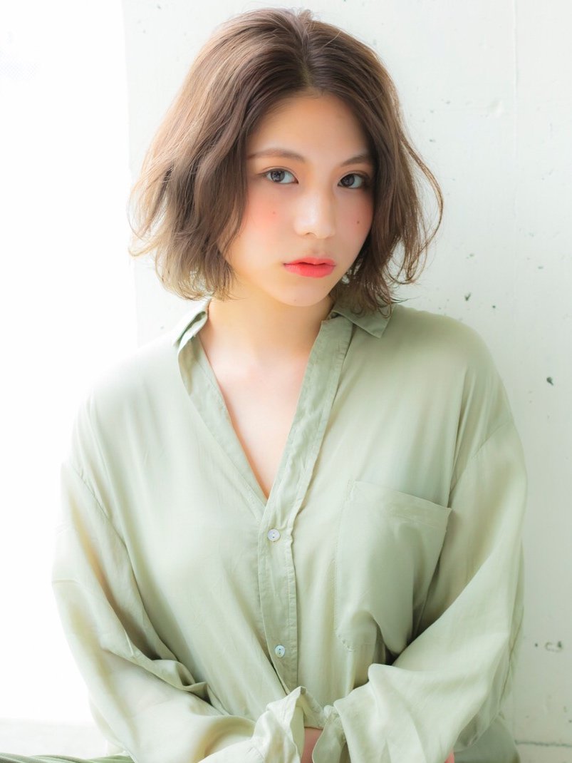 《BUMP 佐藤健一》無造作ウェーブショート ラフグレージュ