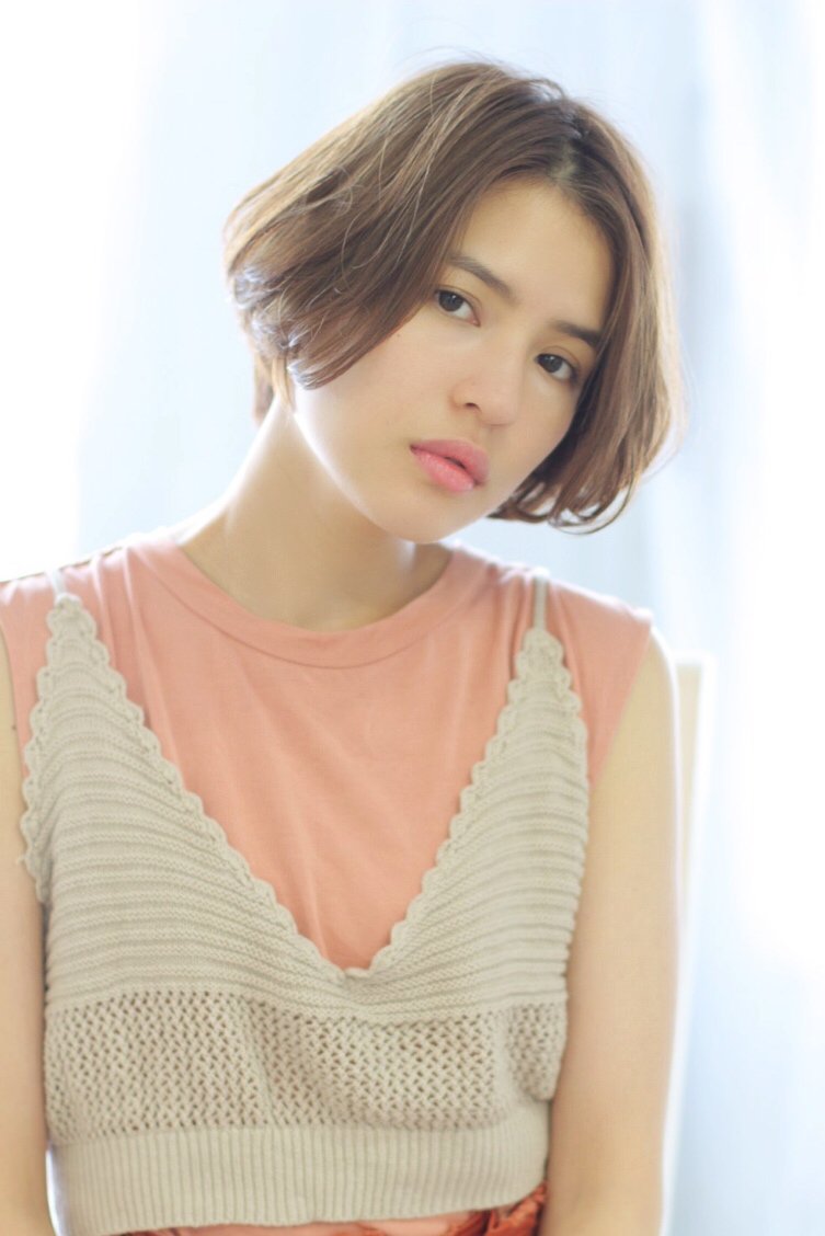 ショートヘアは簡単な前髪アレンジでもっと遊べる なりたいイメージを叶えるスタイル特集 ホットペッパービューティーマガジン ショートヘアは簡単な前髪アレンジでもっと遊べる なりたいイメージを叶えるスタイル特集 ホットペッパービューティーマガジン