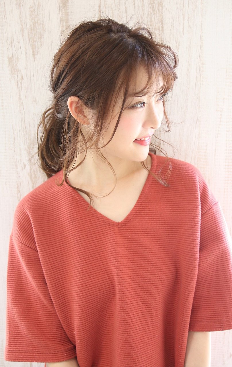『estrela』大人可愛いローポニーテールヘアアレンジ
