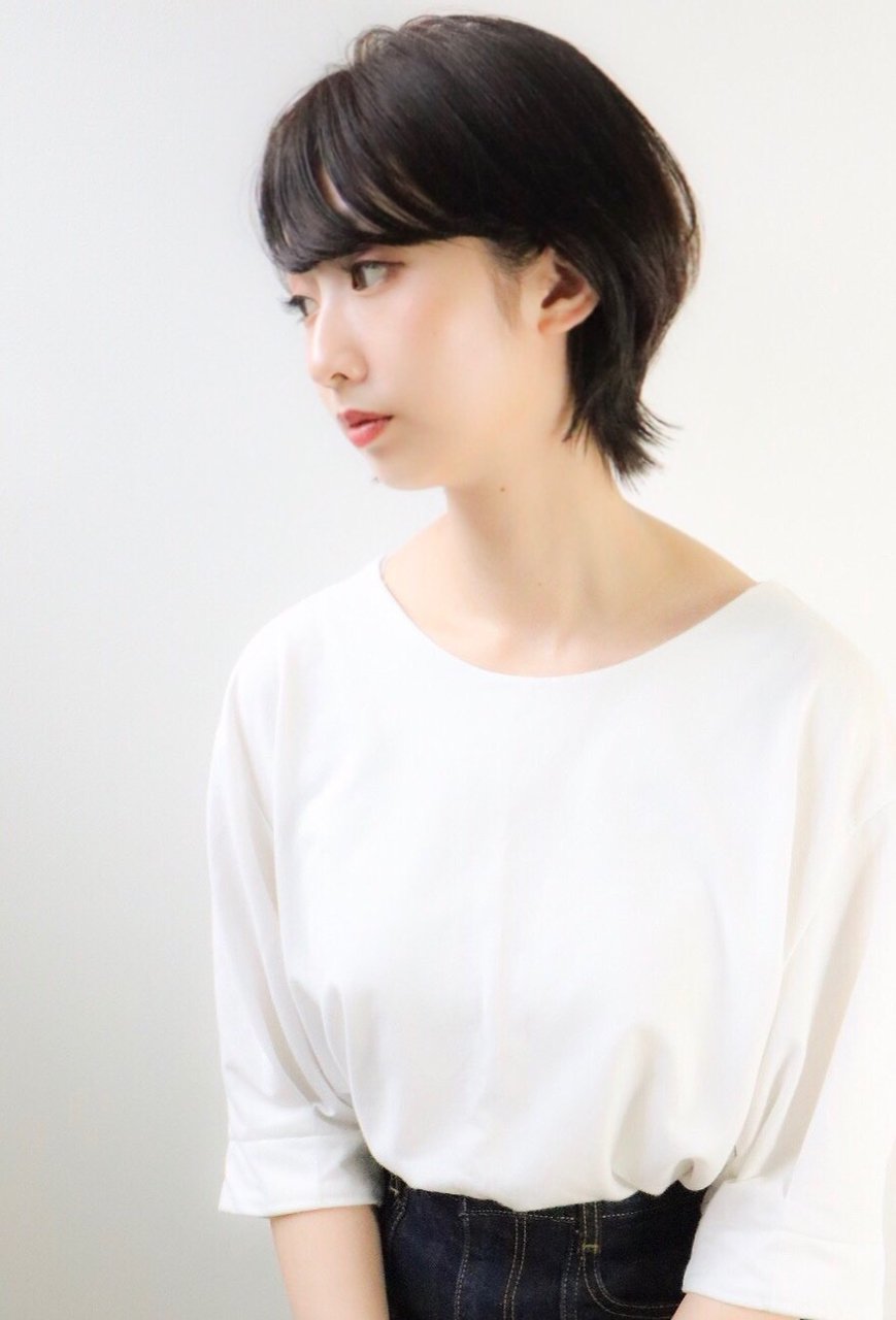 ショート ウルフ マニッシュなのに色っぽさがにじむ 今どきこなれヘアを特集 ホットペッパービューティーマガジン