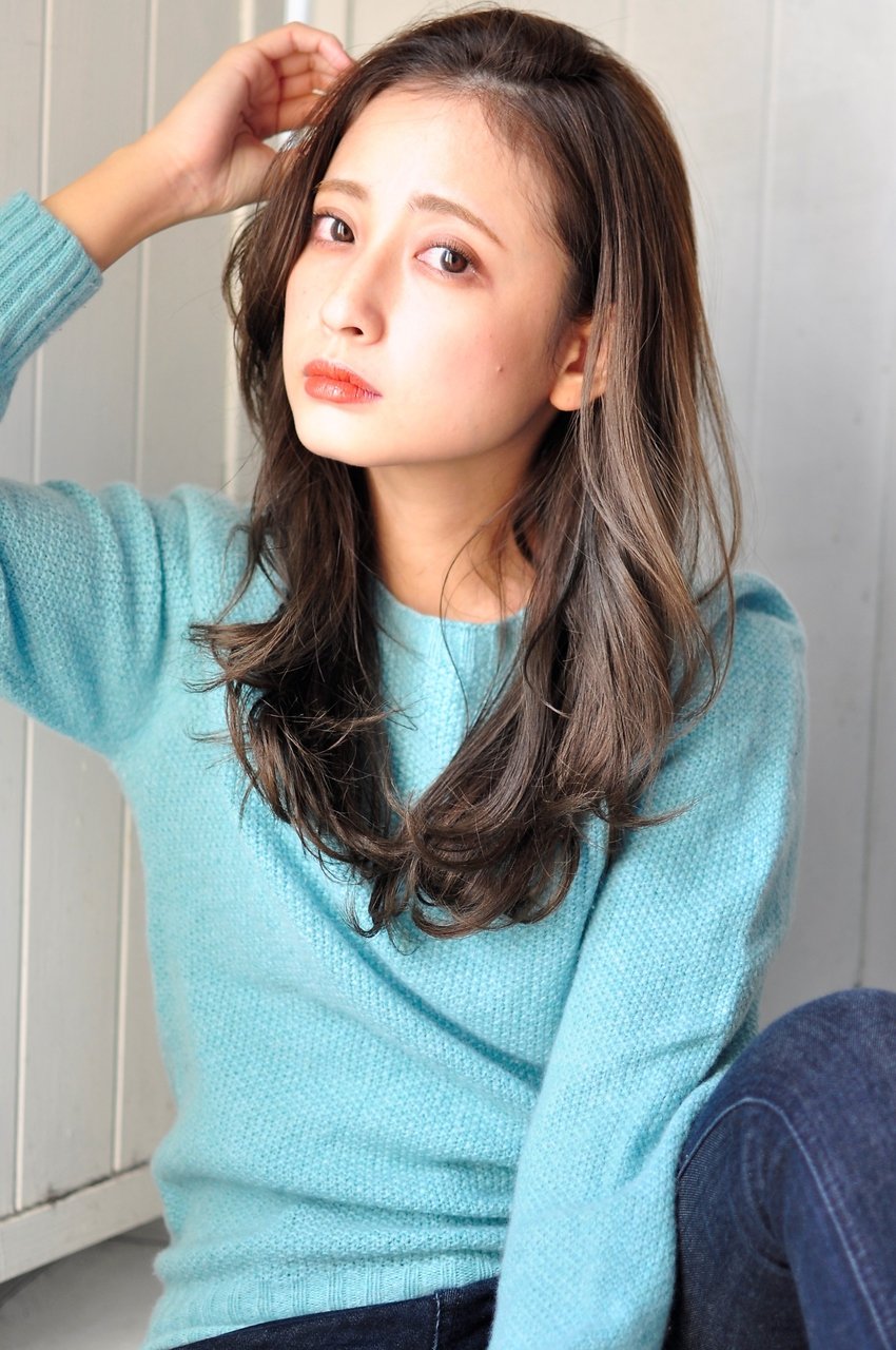 前髪を伸ばしたい方オススメ。かき上げバングレイヤーカット。