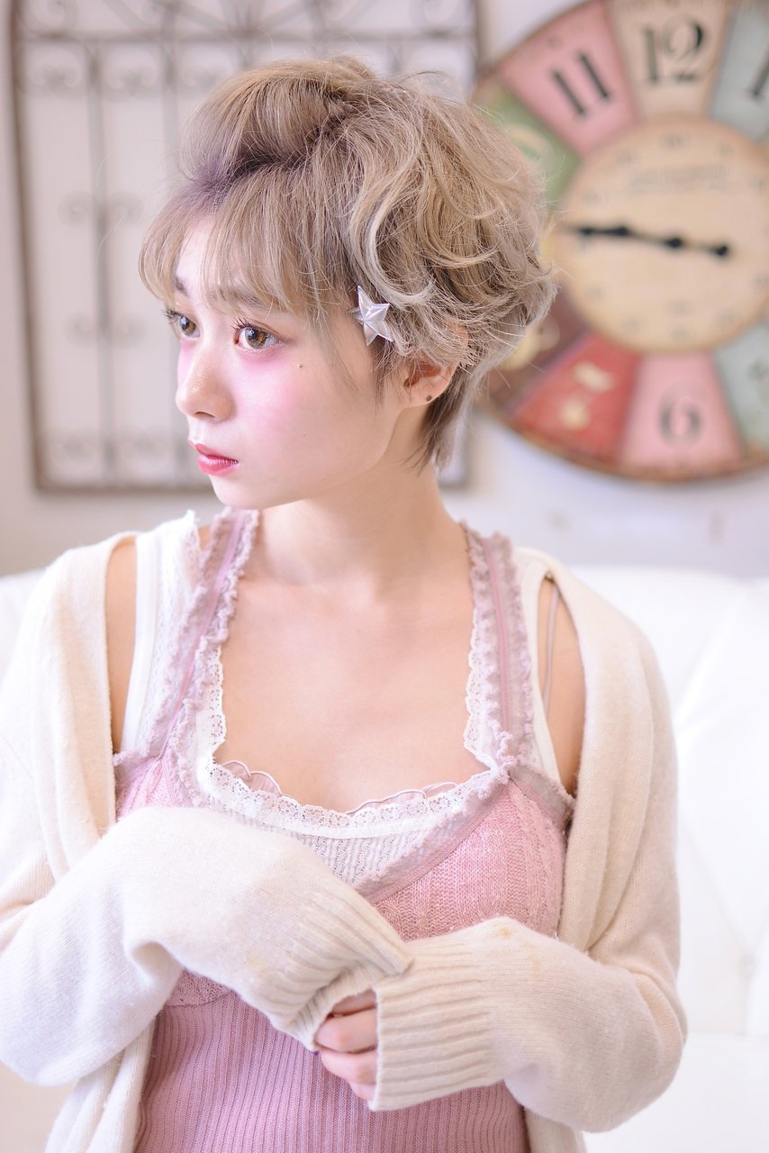結婚式の華やかなショートヘアアレンジ 真似したくなるおしゃれアレンジ選 ホットペッパービューティーマガジン