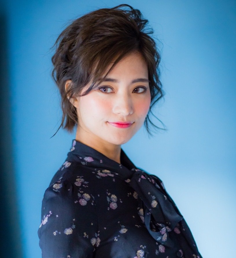 結婚式の華やかなショートヘアアレンジ 真似したくなるおしゃれアレンジ選 ホットペッパービューティーマガジン