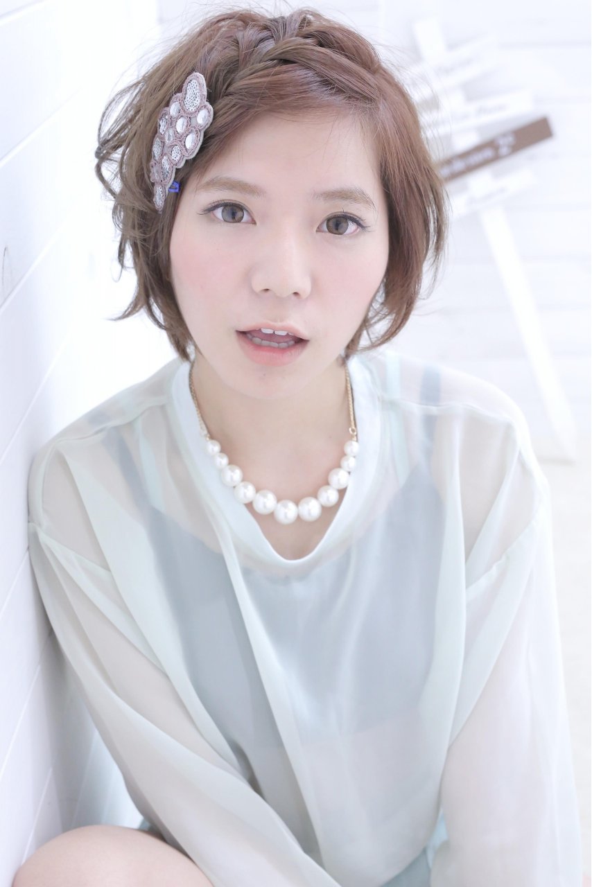 結婚式の華やかなショートヘアアレンジ 真似したくなるおしゃれアレンジ選 ホットペッパービューティーマガジン