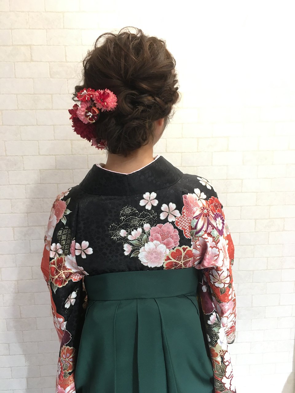 21年版 卒業式の袴に合う髪型 髪の長さ別に今っぽ大人アレンジを厳選 ホットペッパービューティーマガジン