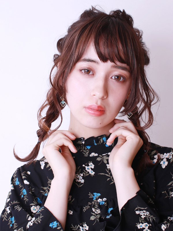 大人かわいいツインテール