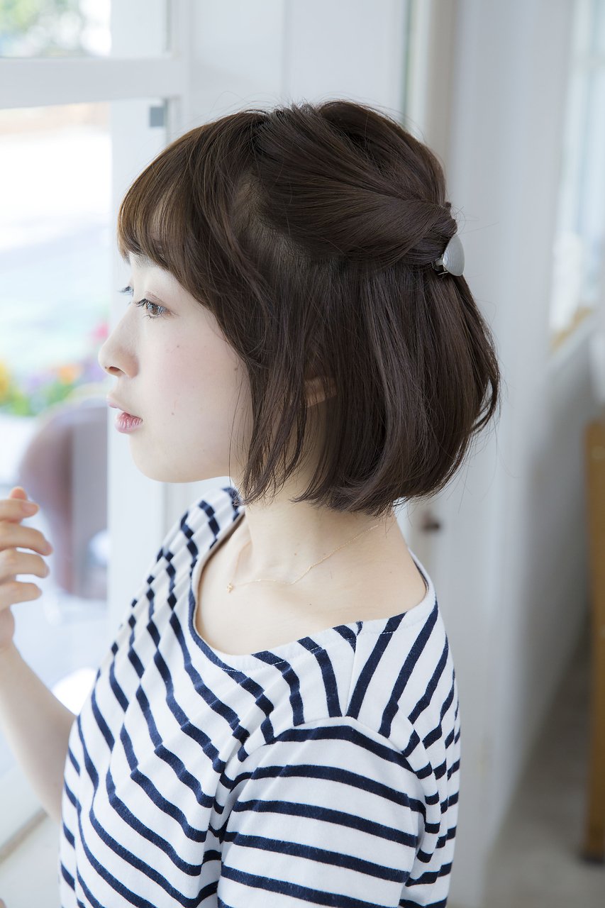 保存版 本当に簡単なヘアアレンジ特集 定番のくるりんぱ シニヨン 編み込みを徹底解説 ホットペッパービューティーマガジン 保存版 本当に簡単なヘアアレンジ特集 定番のくるりんぱ シニヨン 編み込みを徹底解説 ホットペッパービューティーマガジン