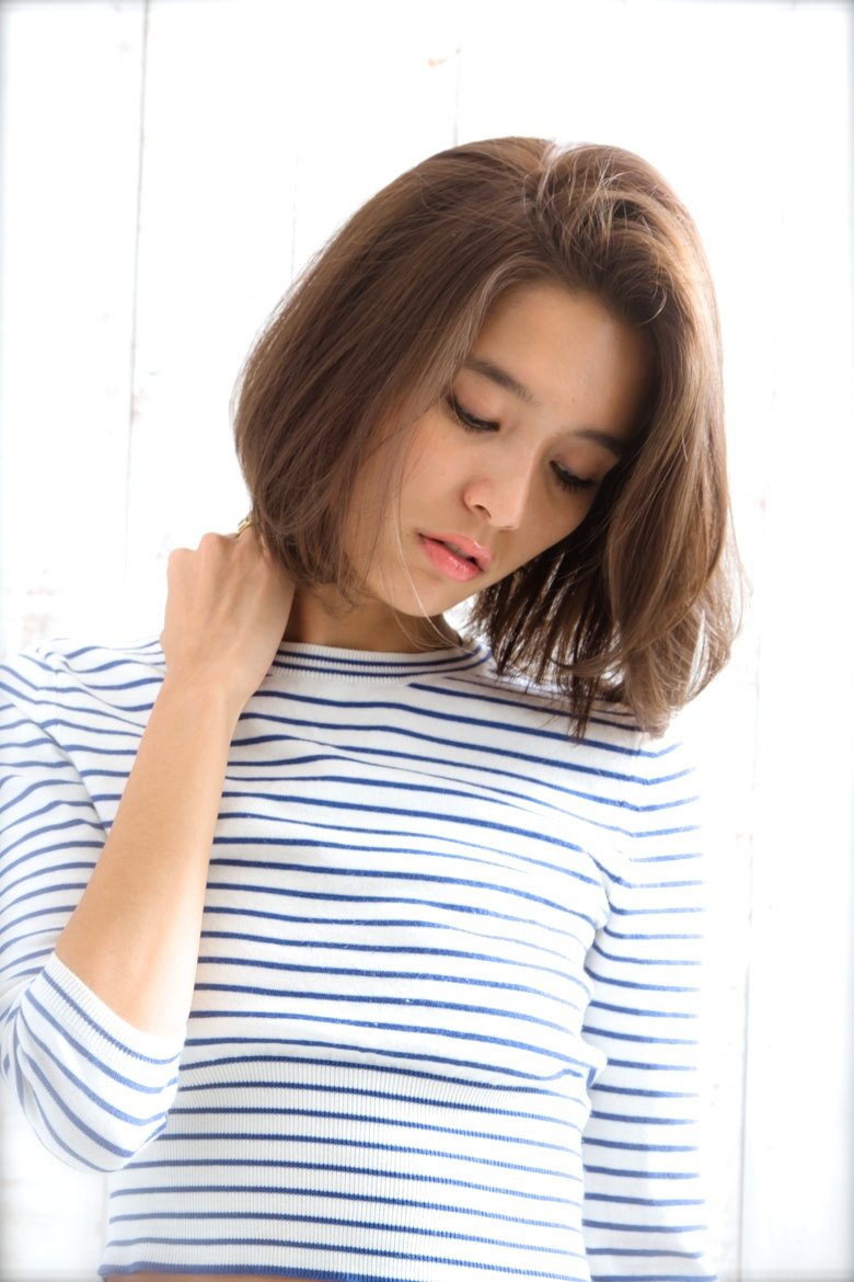 CANAAN.ファーストグレイカラー 美シルエットのボブ
