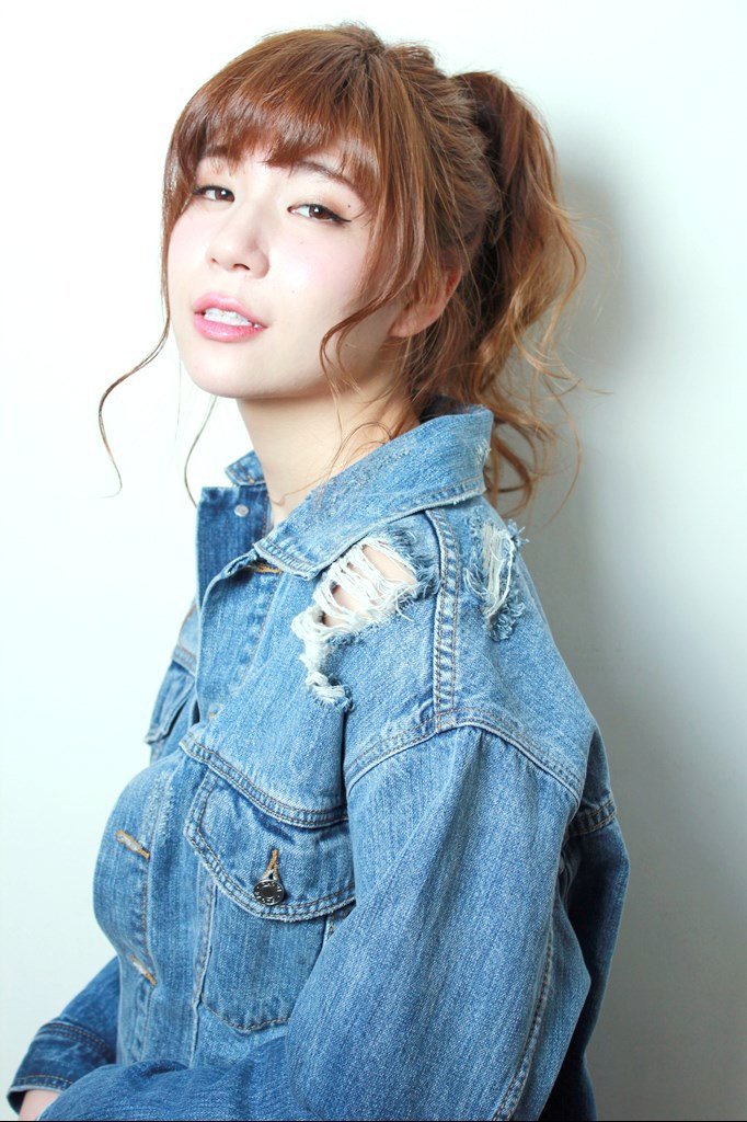 ヘアアレンジ　ポニーテール