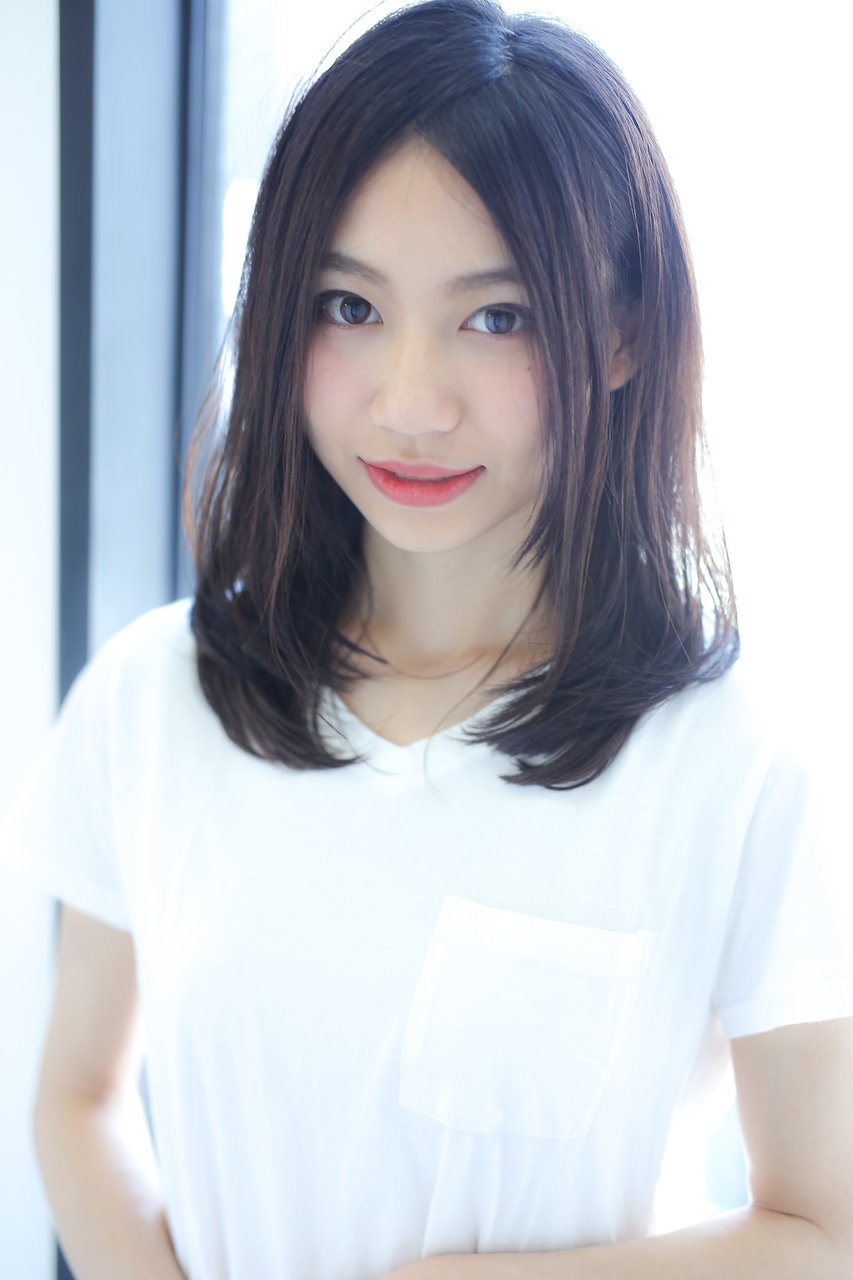 内巻きワンカールナチュラルストレート暗髪グレージュ　１