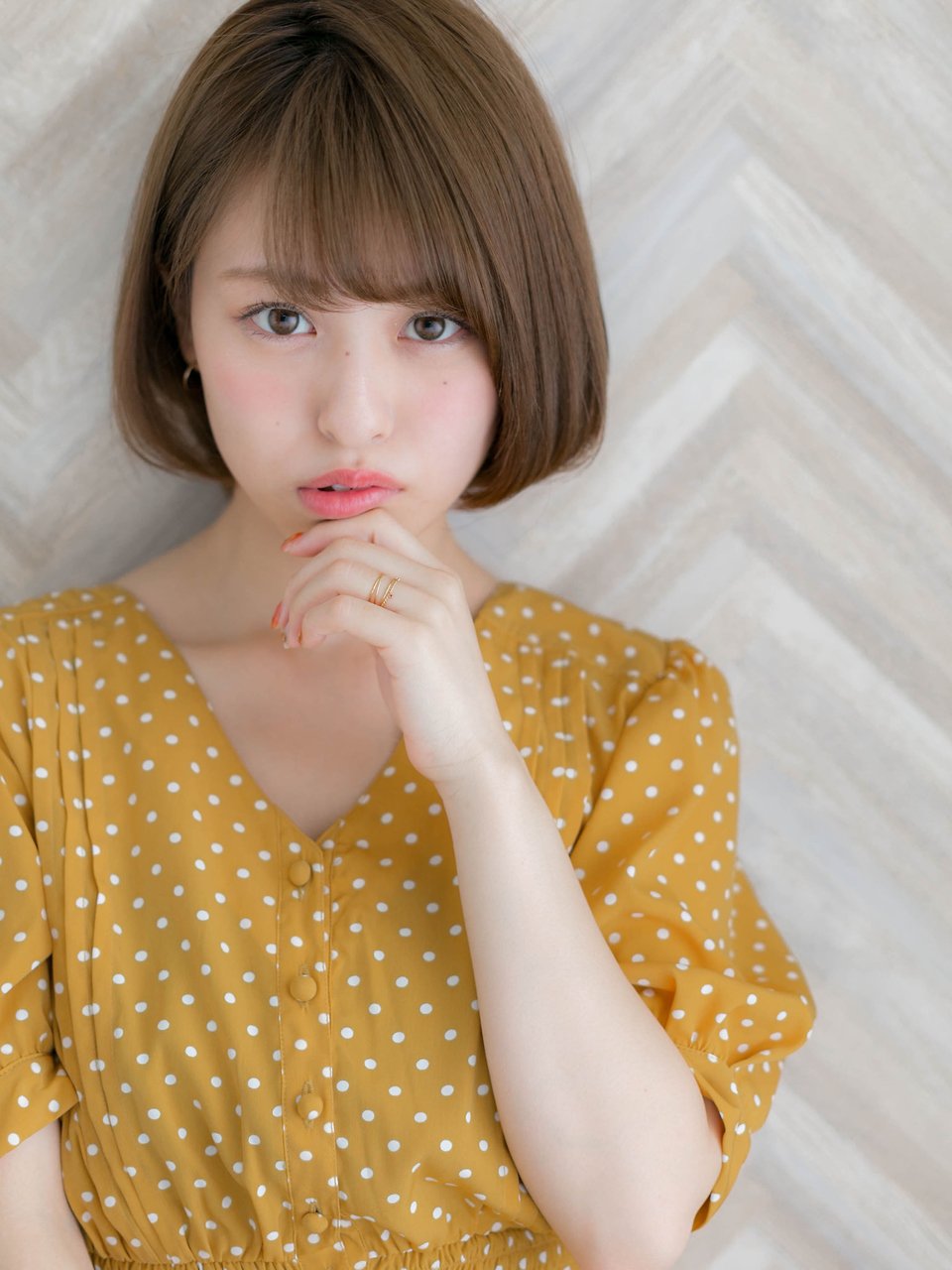 丸顔さんのお悩みは髪型で解消 小顔に見えるショートやボブも徹底ご紹介 ホットペッパービューティーマガジン 丸顔さんのお悩みは髪型で解消 小顔に見えるショートやボブも徹底ご紹介 ホットペッパービューティーマガジン