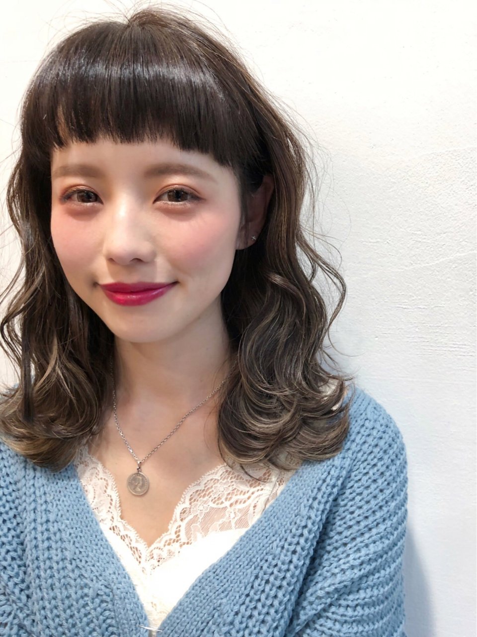 バチバチハイライトのオン眉ミディ