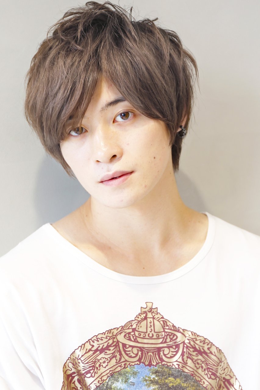 メンズのアッシュグレーヘア特集 明るめから暗めまで 似合うカラーを見つけよう ホットペッパービューティーマガジン メンズのアッシュグレーヘア特集 明るめから暗めまで 似合うカラーを見つけよう ホットペッパービューティーマガジン