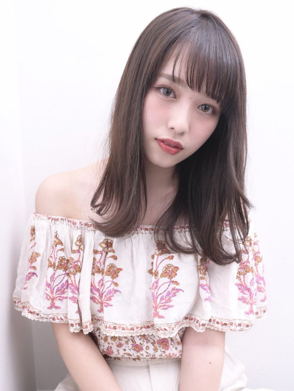 外ハネセミロング　by鬼頭