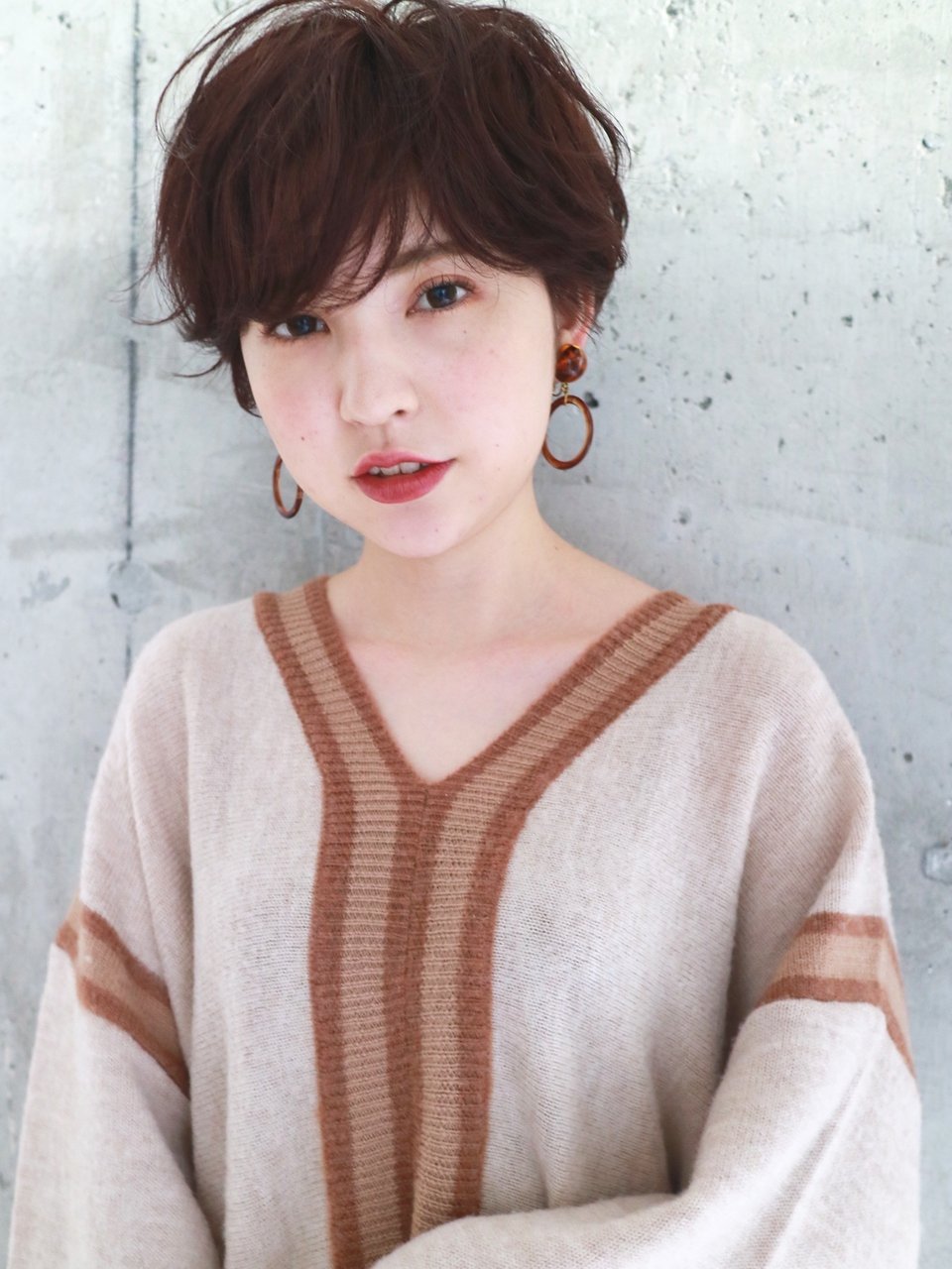 大人可愛いニュアンスカールショート