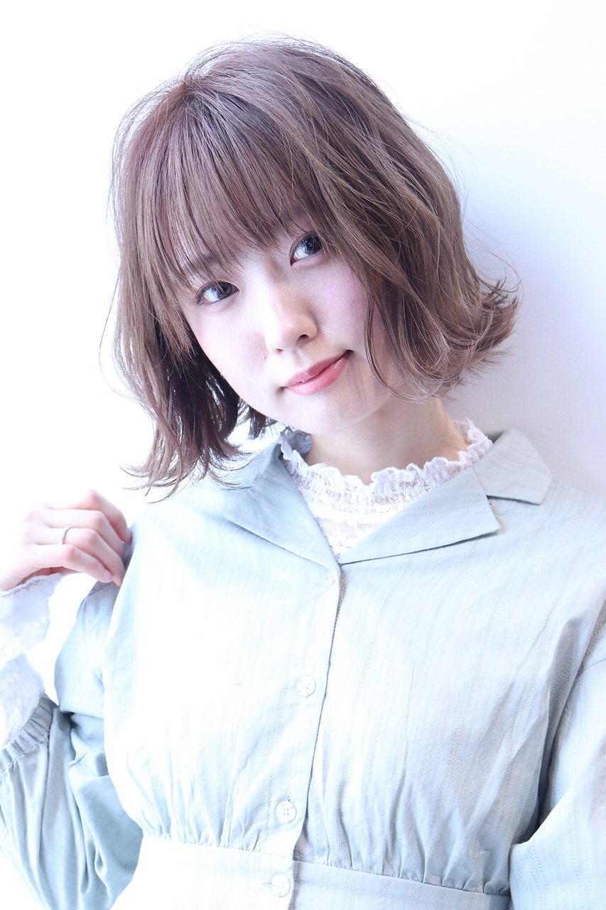 BEHIVE [高橋]　透明感ミルクティーカラー×ボブ