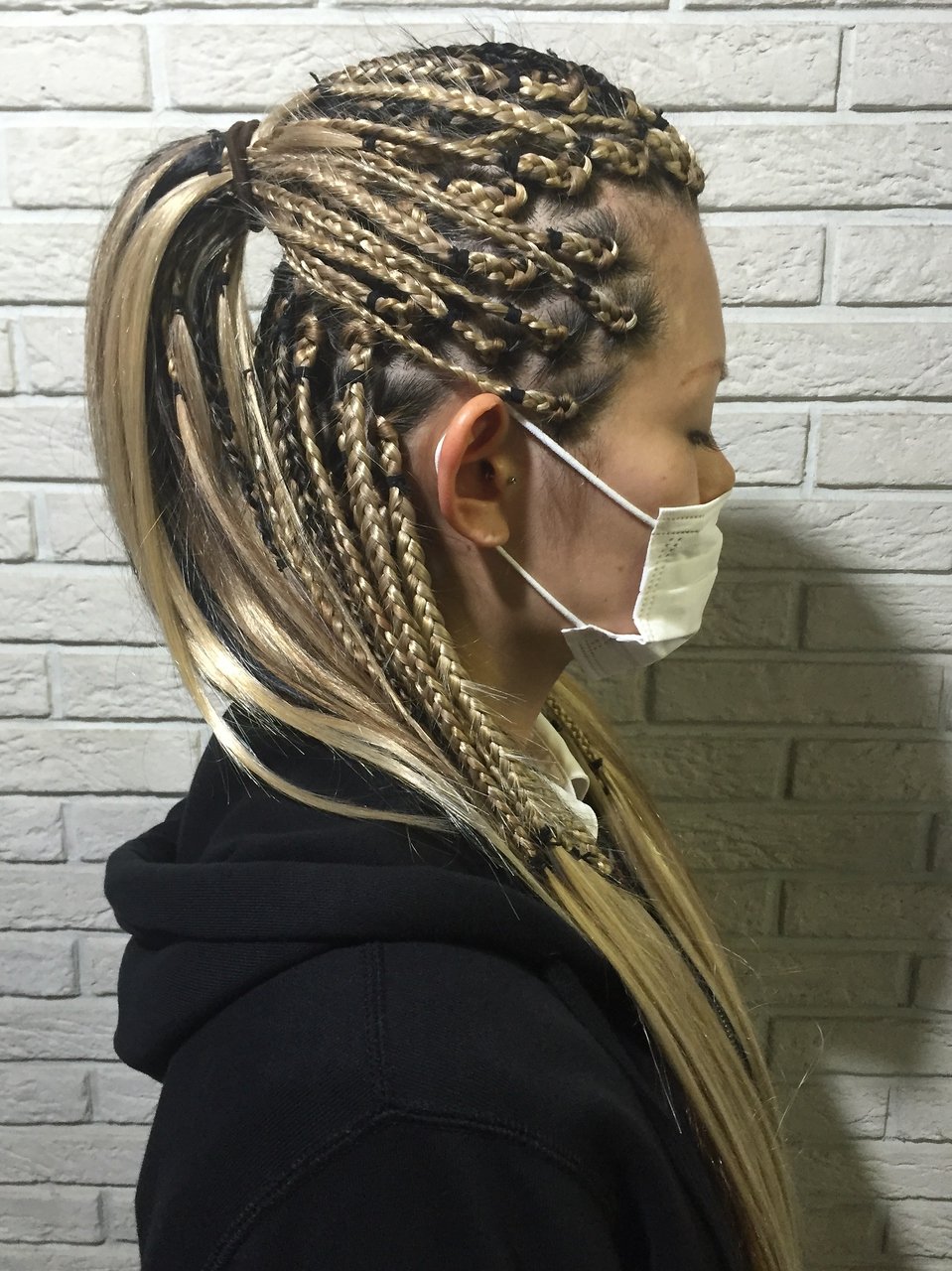 ブレイズヘア決定版 コーンロウとの違いやお手入れ方法 おすすめスタイルなどまとめて紹介 ホットペッパービューティーマガジン