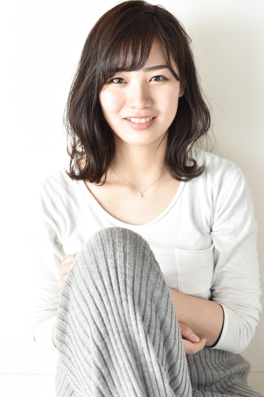 大人かわいいミディアムセミロング