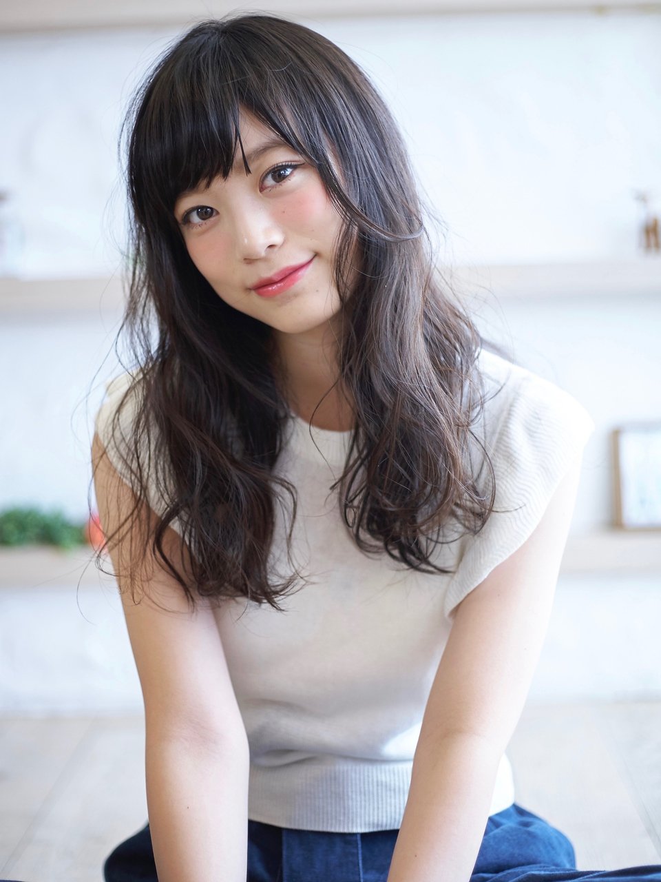 19年の春は暗髪で 黒髪からあか抜けヘアに 暗髪の魅力とおすすめヘアスタイルをご紹介 ホットペッパービューティーマガジン