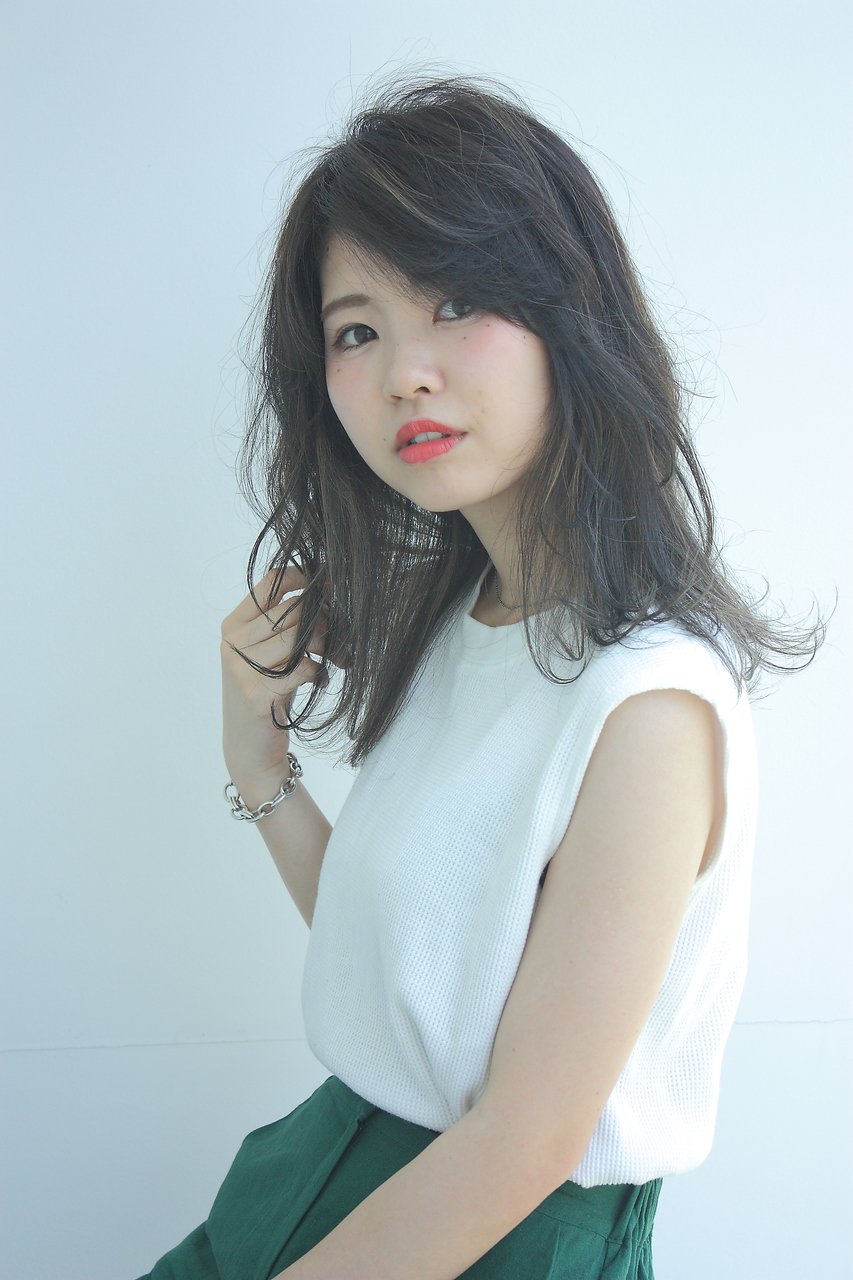 外人風ハイライト×外ハネセミロング