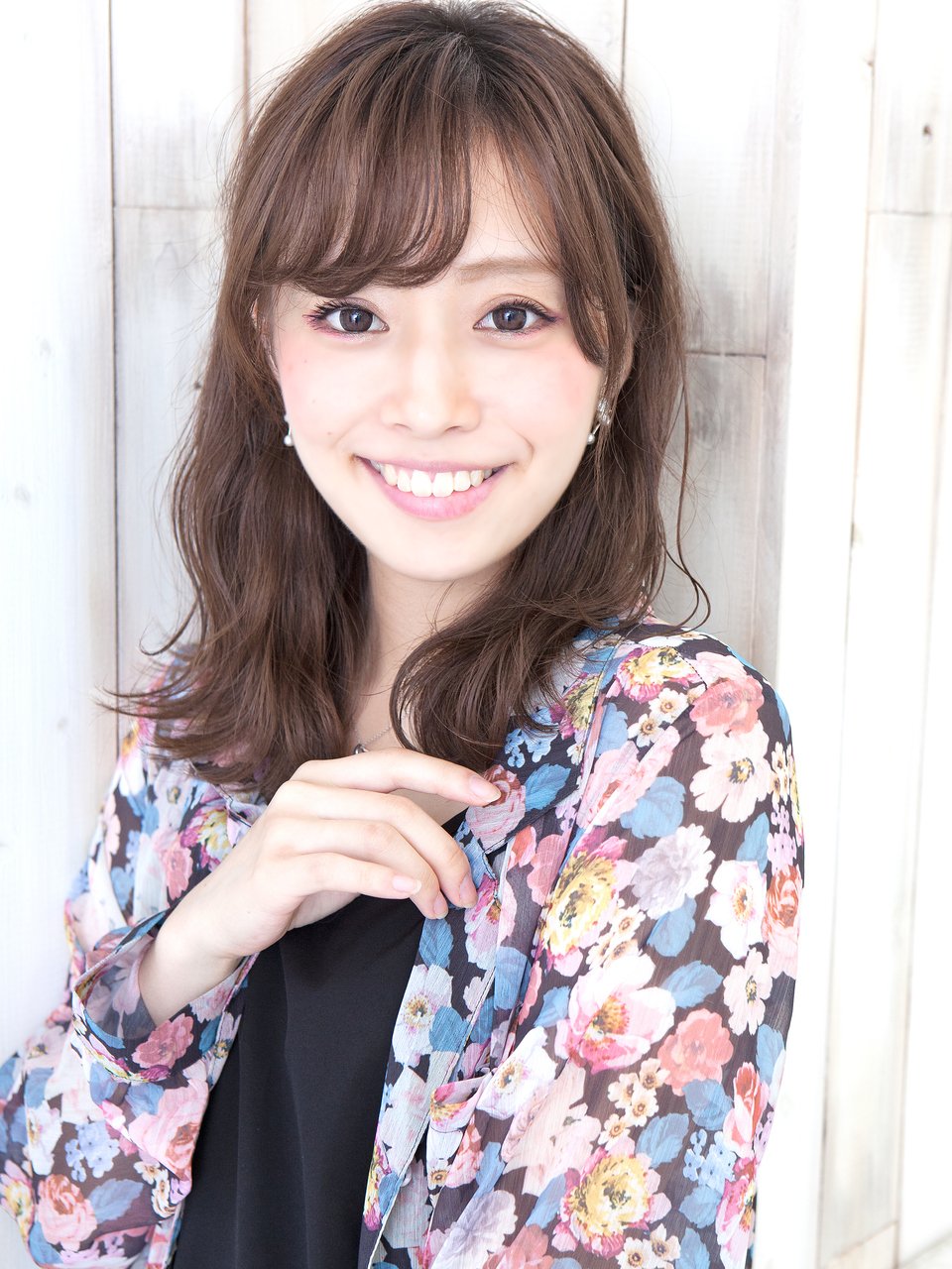 波巻きニュアンスウェーブ大人シースルーバングくびれミディアム