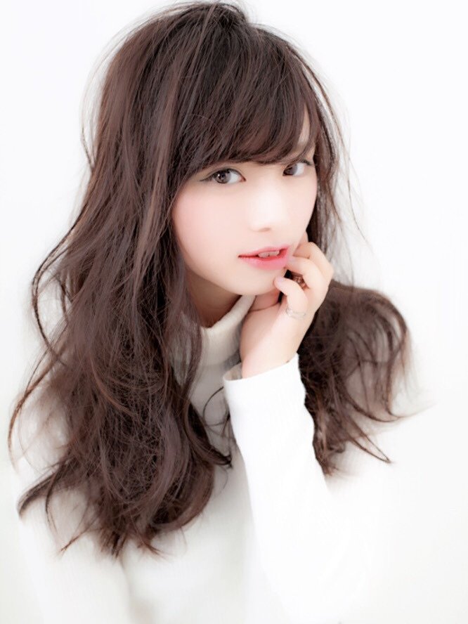 ピンクベージュ×ゆるふわ愛されロング
