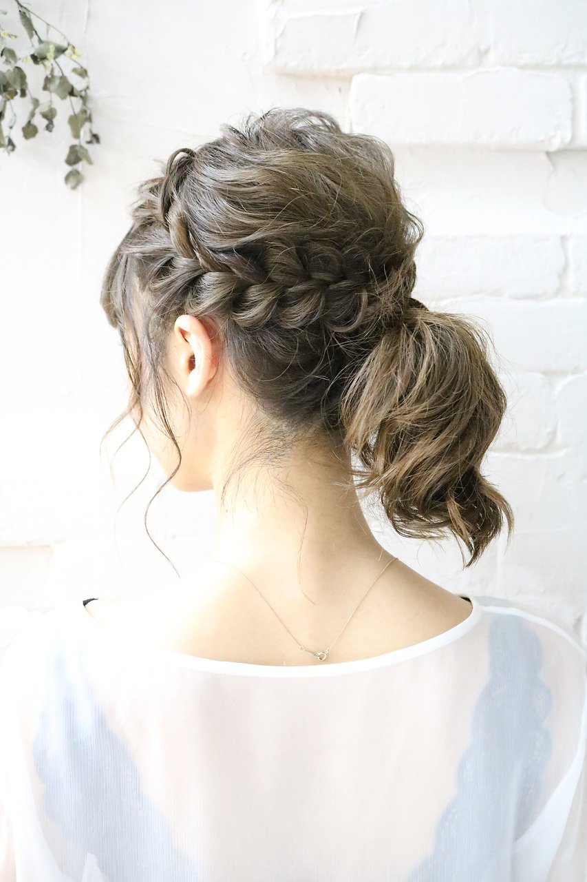 ミディアムさん向け 編み込みの基本のやり方 おすすめヘアアレンジをご紹介 ホットペッパービューティーマガジン