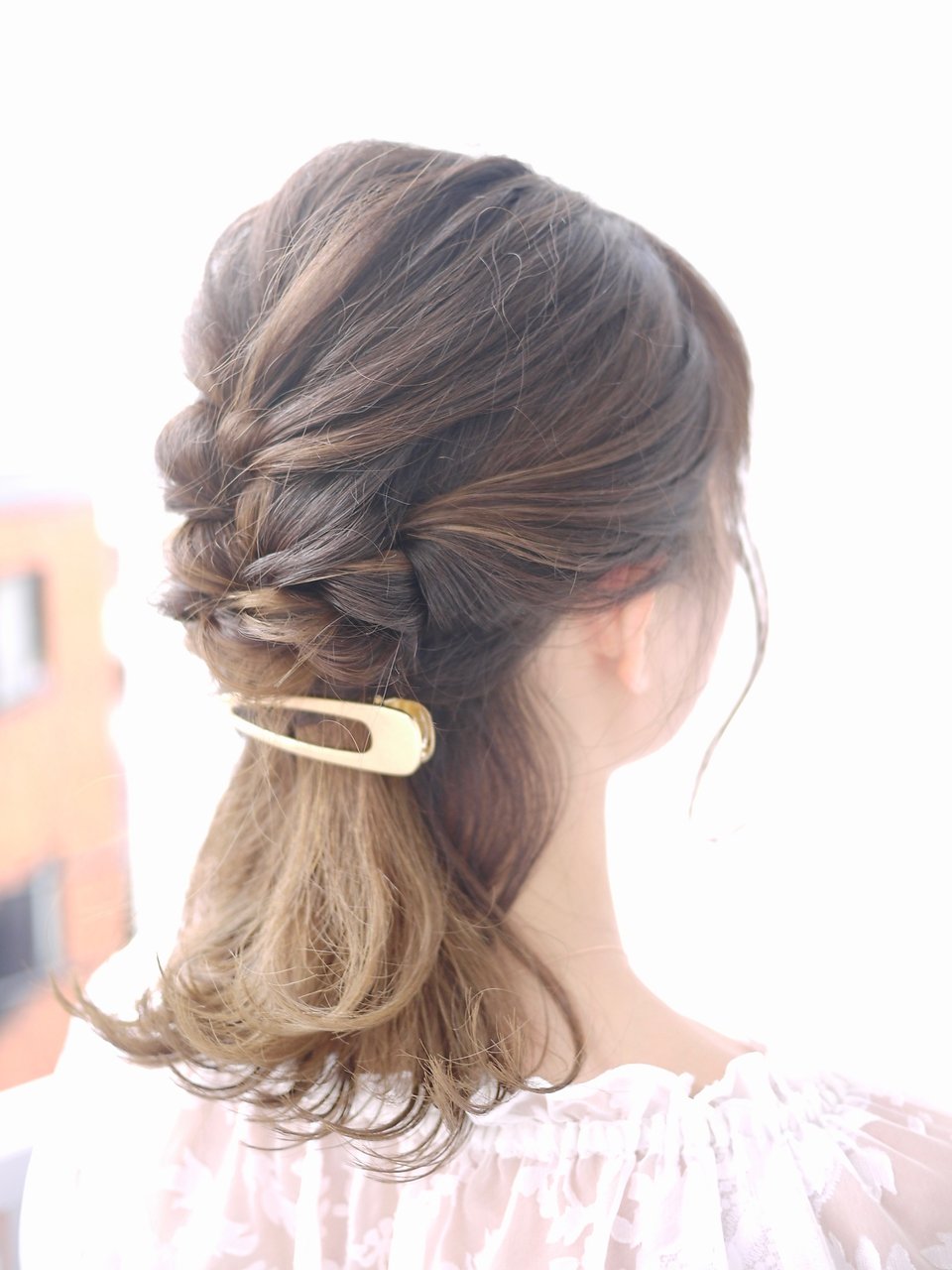 暑い夏にはハーフアップを 簡単で手軽なアレンジでワンランク上のおしゃれヘアを ホットペッパービューティーマガジン 暑い夏にはハーフアップを 簡単で手軽なアレンジでワンランク上のおしゃれヘアを ホットペッパービューティーマガジン