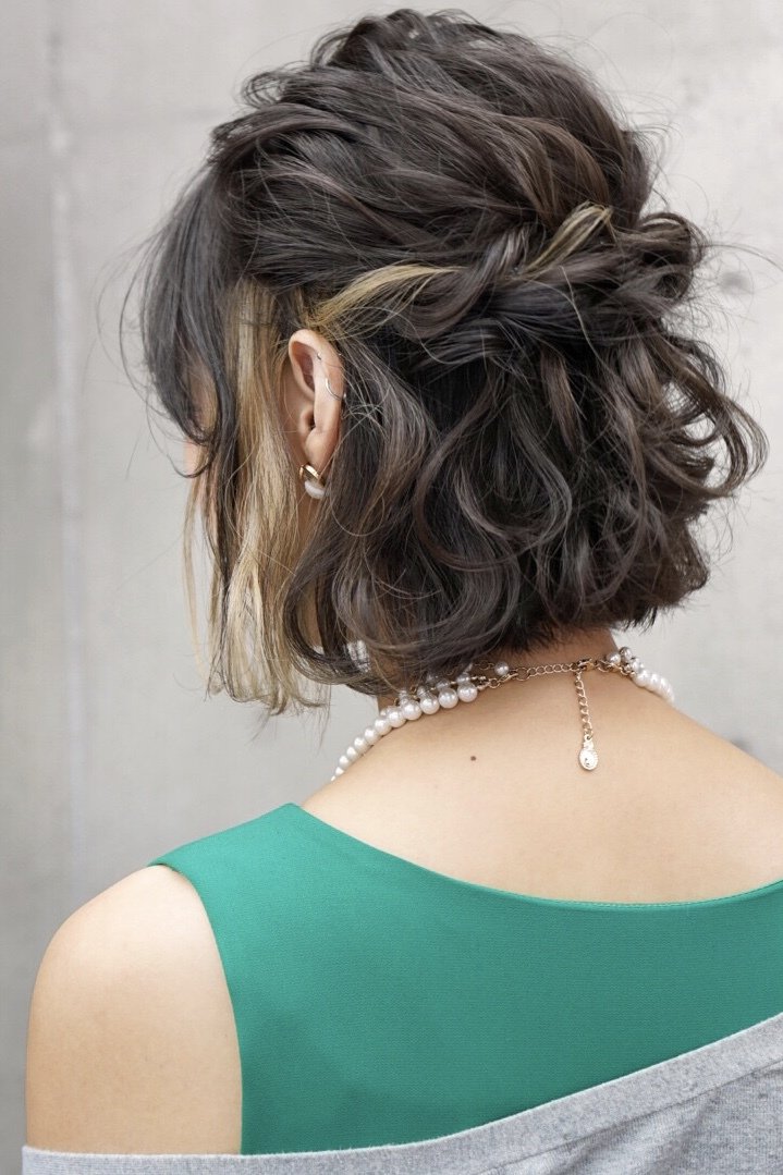 暑い夏にはハーフアップを 簡単で手軽なアレンジでワンランク上のおしゃれヘアを ホットペッパービューティーマガジン 暑い夏にはハーフアップを 簡単で手軽なアレンジでワンランク上のおしゃれヘアを ホットペッパービューティーマガジン