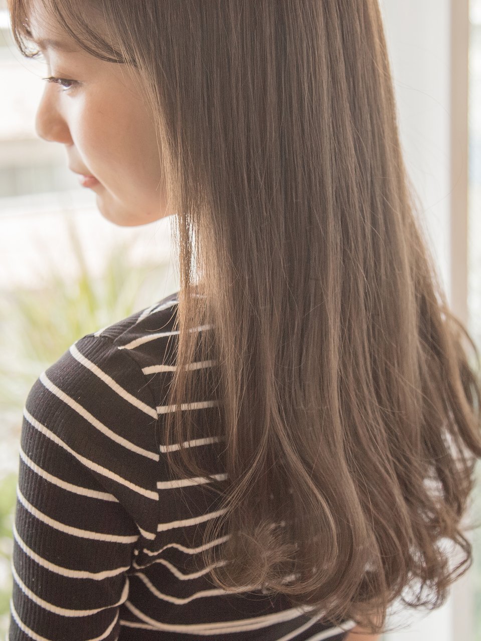 少女のような透明感 ラベンダーアッシュヘアのかわいい髪型を長さ別にご紹介 ホットペッパービューティーマガジン