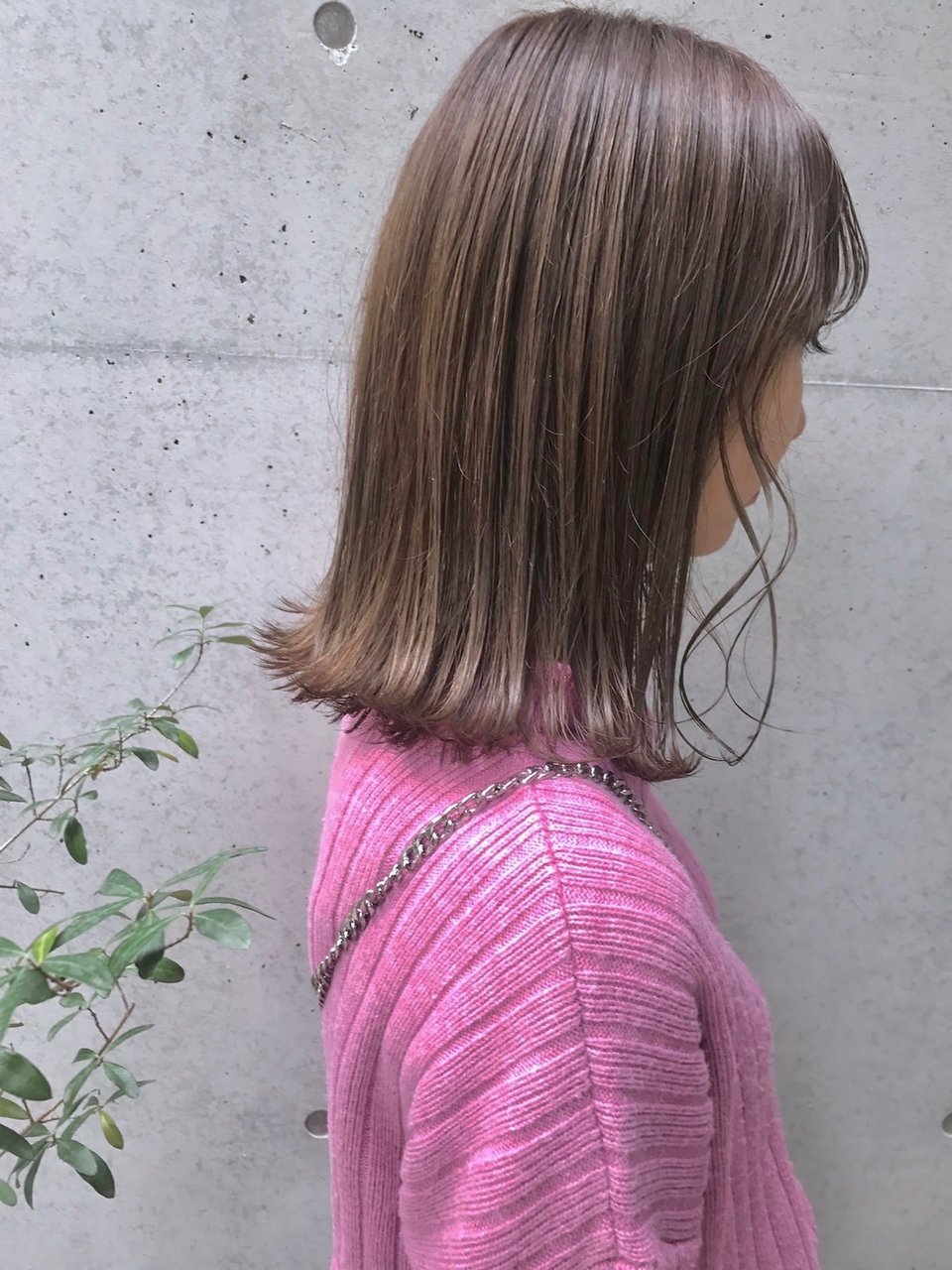 少女のような透明感 ラベンダーアッシュヘアのかわいい髪型を長さ別にご紹介 ホットペッパービューティーマガジン