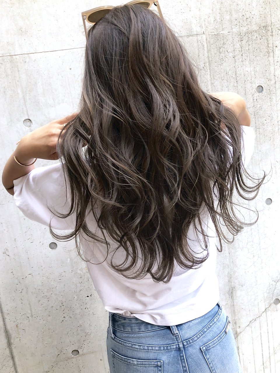 19年夏は暗髪で透明感を手に入れよっ カラー種類別おすすめ暗髪ヘアをピックアップ ホットペッパービューティーマガジン 19年夏は暗髪で透明感を手に入れよっ カラー種類別おすすめ暗髪ヘアをピックアップ ホットペッパービューティーマガジン