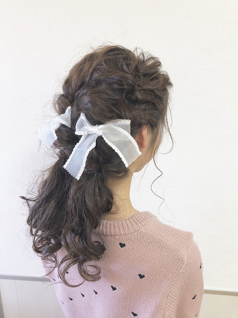文化祭はヘアアレンジでsns映えを狙おう 学校行事におすすめの髪型特集 ホットペッパービューティーマガジン 文化祭はヘアアレンジでsns映えを狙おう 学校行事におすすめの髪型特集 ホットペッパービューティーマガジン