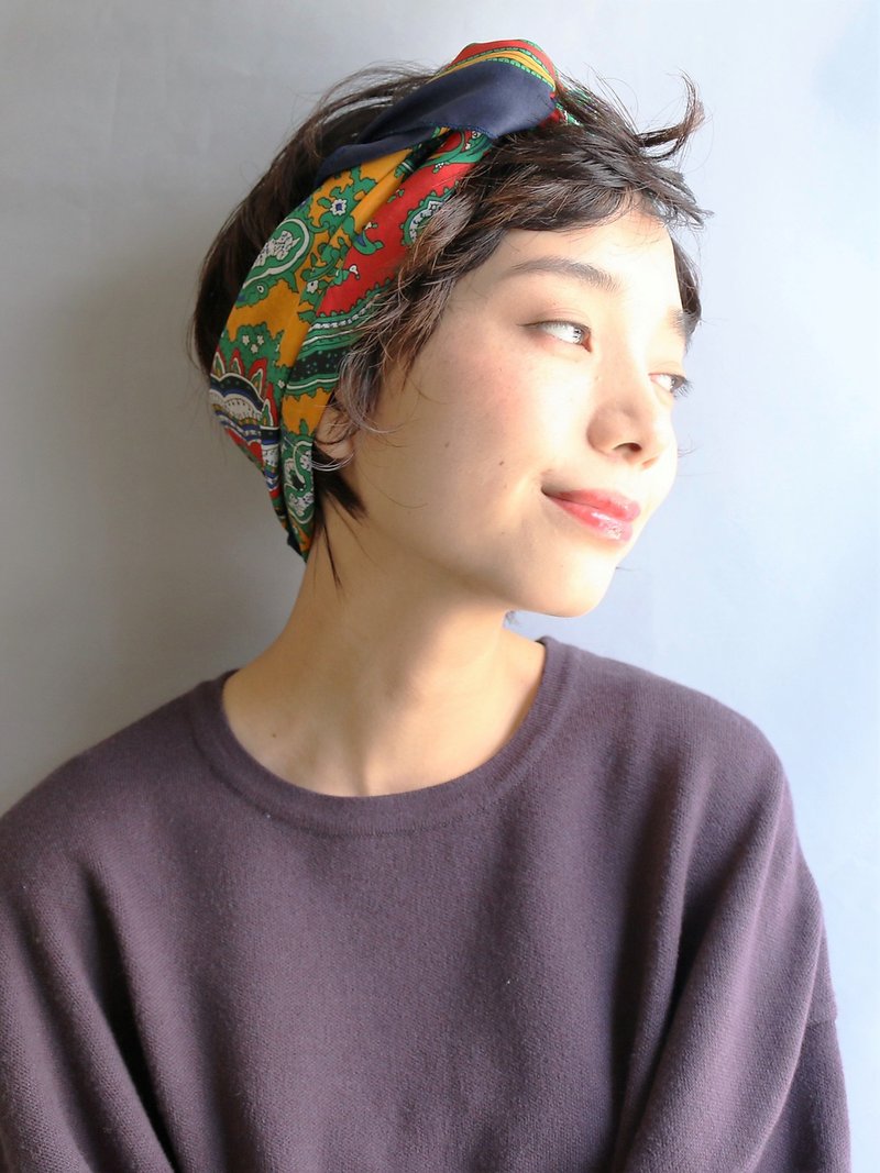 小物で遊ぶショートヘアのデイリーアレンジ