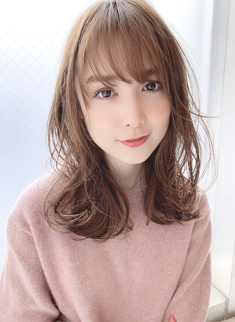 レイヤーセミディヘア（たまねぎくびれセミディ