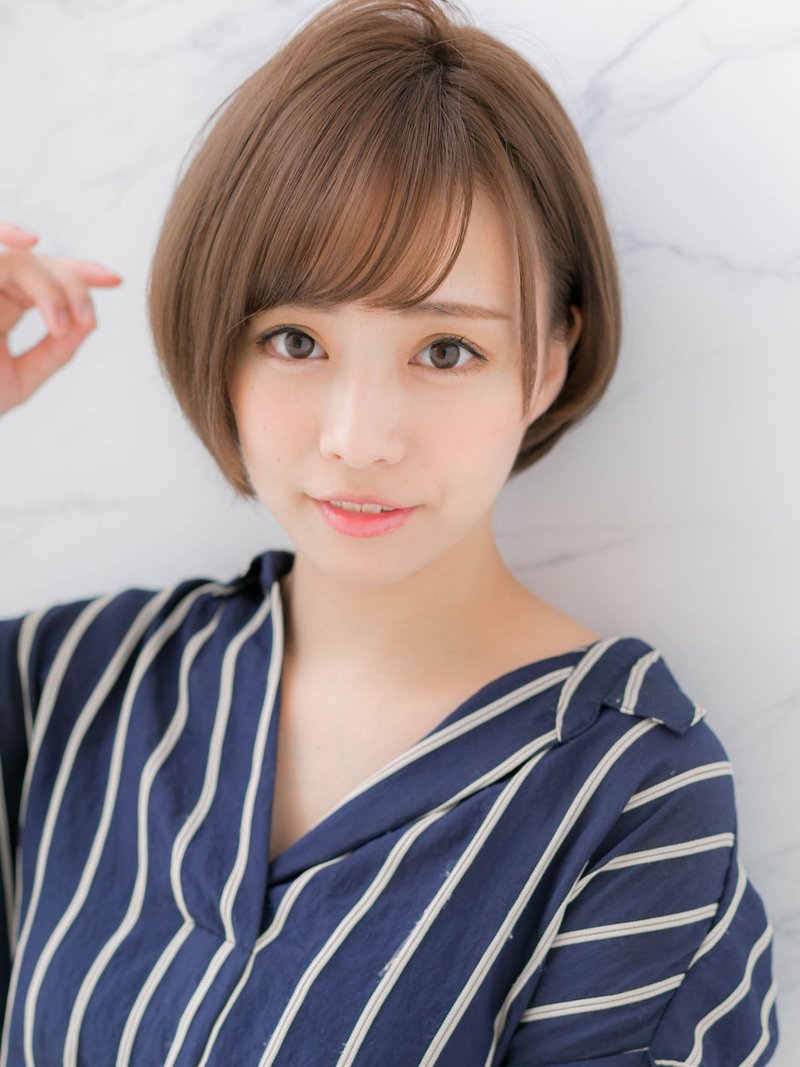 ショートヘアの似合う人って 顔型別おすすめ髪型 アレンジやファッションも ホットペッパービューティーマガジン ショートヘアの似合う人って 顔型別おすすめ髪型 アレンジやファッションも ホットペッパービューティーマガジン