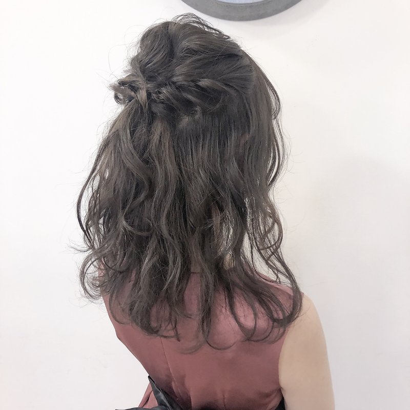 プロのヘアメイク直伝 髪が多い人の対処法 おすすめヘアスタイル アレンジまとめ ホットペッパービューティーマガジン プロのヘアメイク直伝 髪が多い人の対処法 おすすめヘアスタイル アレンジまとめ ホットペッパービューティーマガジン