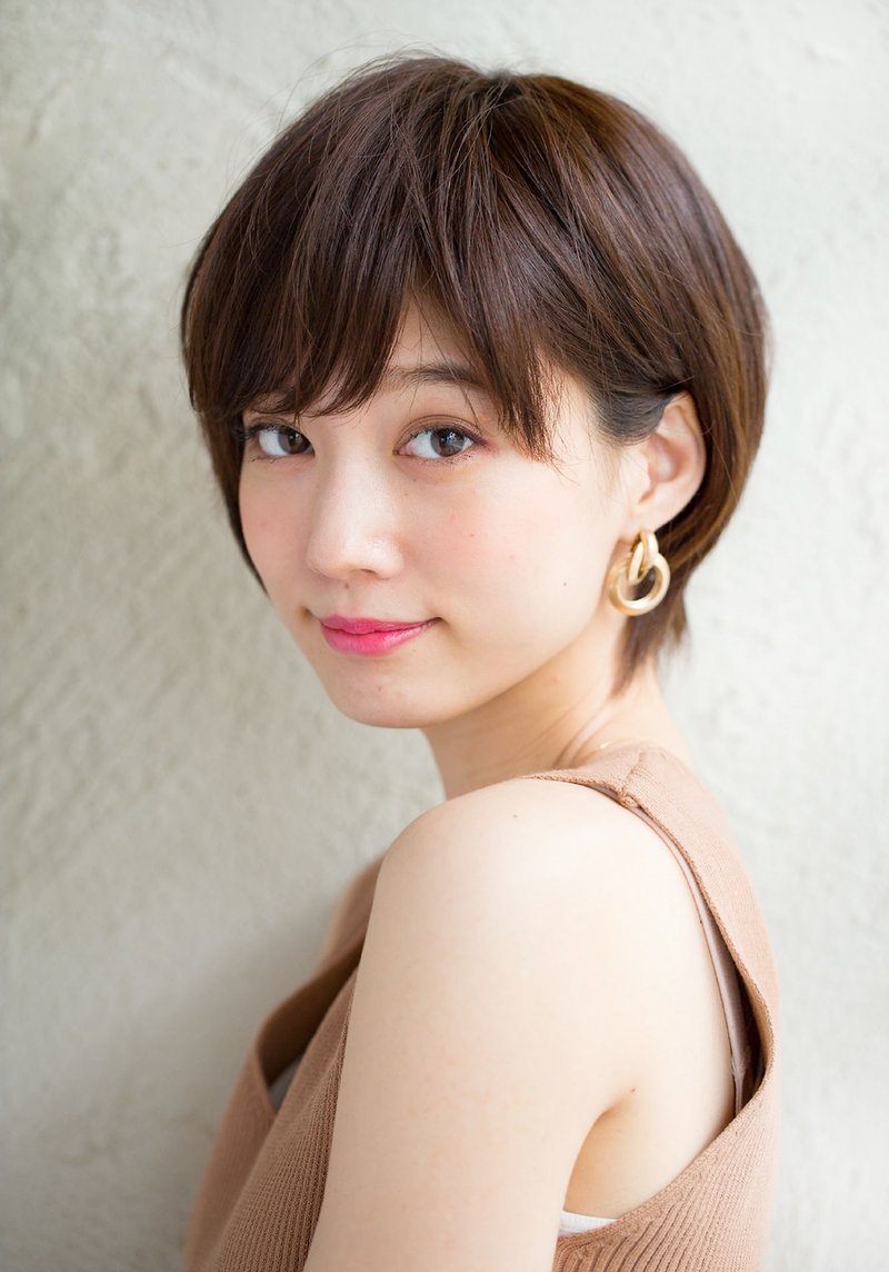 Un ami　【HIRA】スタイリング簡単☆耳かけ美人小顔ショートボブ