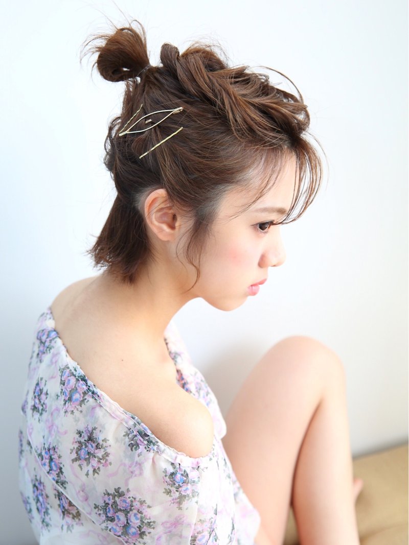 ショートボブさんに贈る簡単ヘアアレンジ 短くても結べるスタイルをたっぷり特集 ホットペッパービューティーマガジン ショートボブさんに贈る簡単ヘアアレンジ 短くても結べるスタイルをたっぷり特集 ホットペッパービューティーマガジン