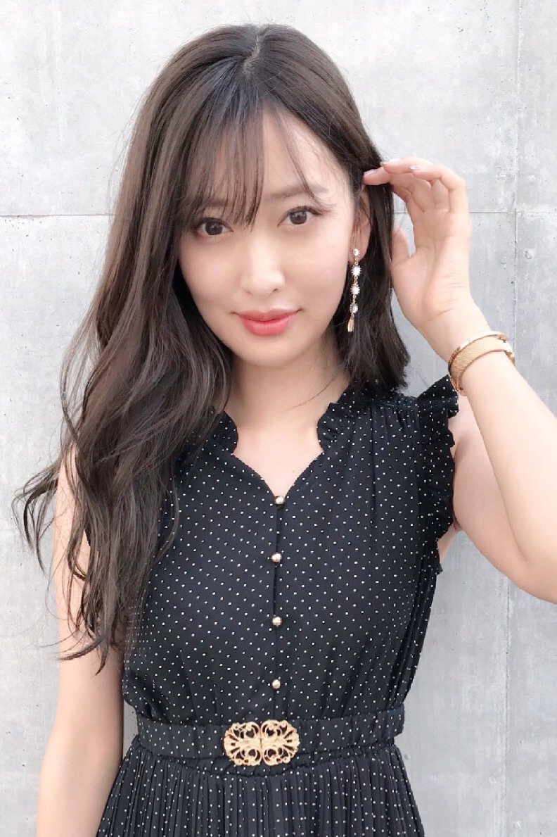小顔ダブルバングフェミニンブランジュアッシュベージュ美髪黒髪